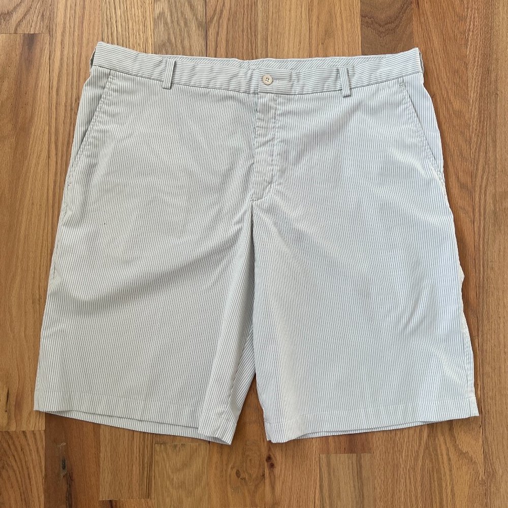 nike golf - men's grey and white pin stripe shorts - size 40